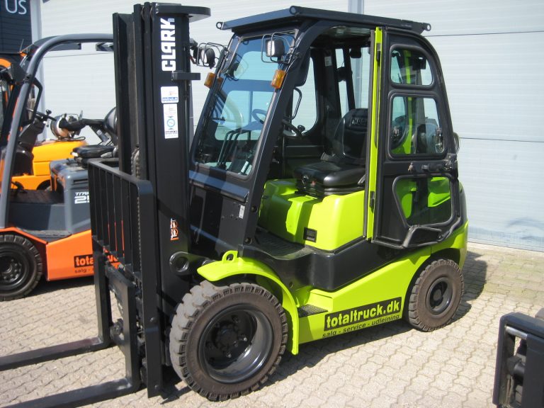 Clark C30L Gastruck